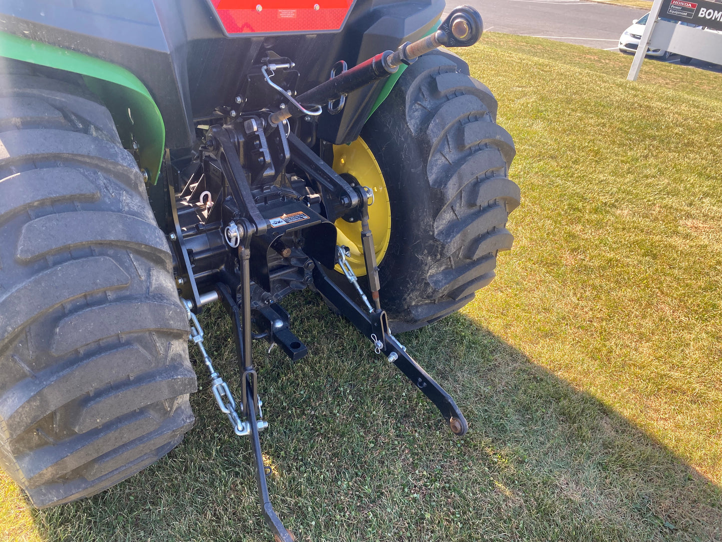 John Deere 3038E Compact w/ Loader