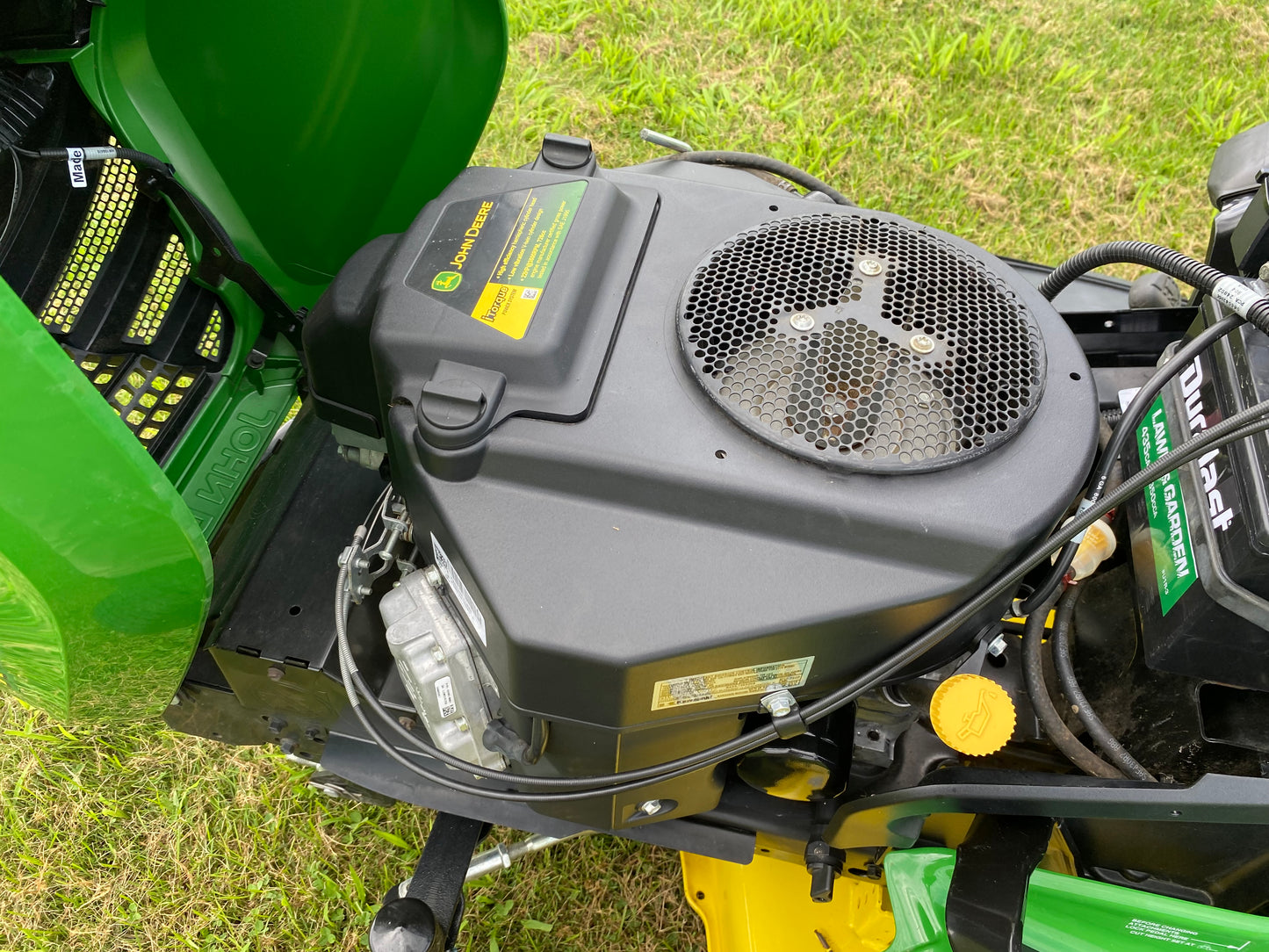 John Deere X380 Lawn Tractor