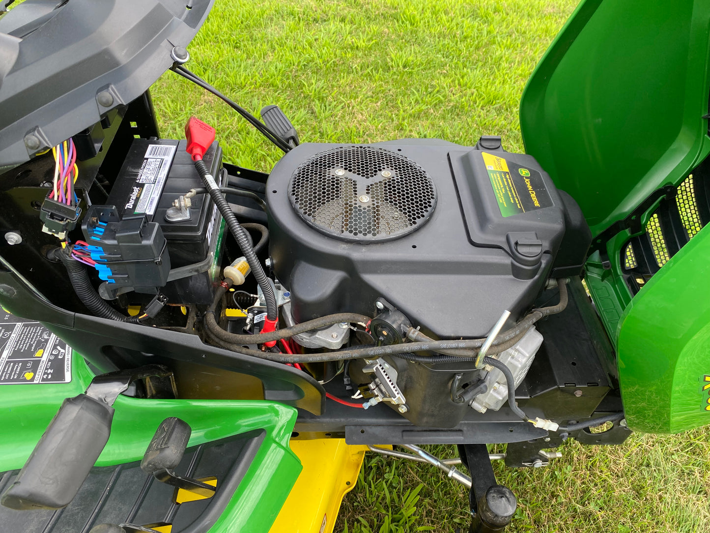 John Deere X380 Lawn Tractor