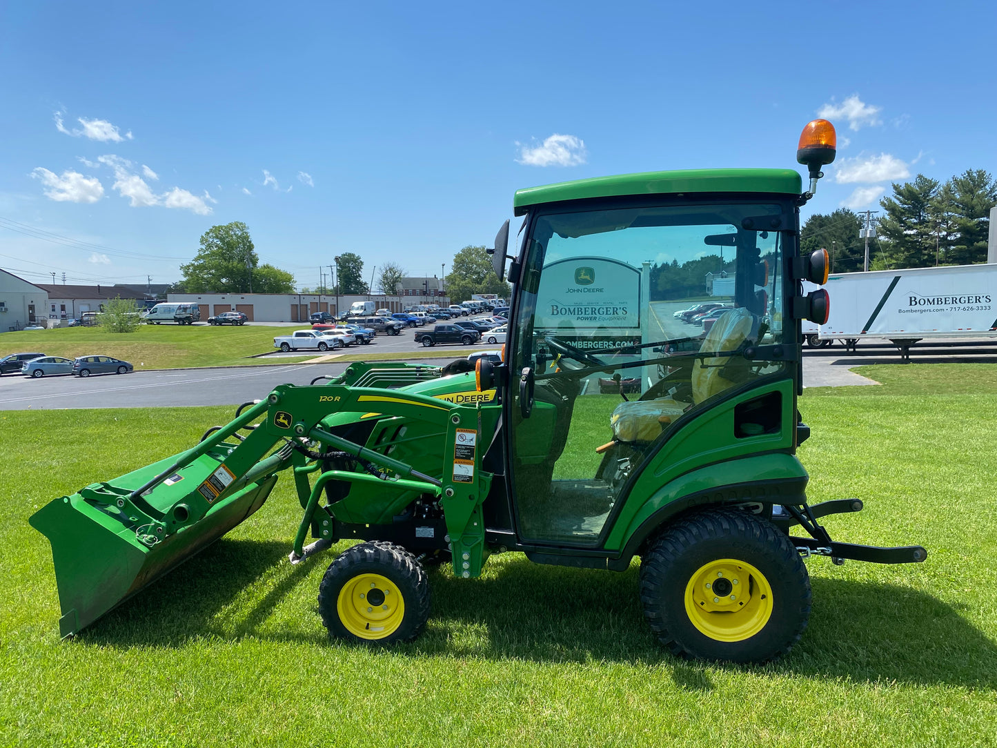 John Deere 1025R Compact w/ Cab & Loader