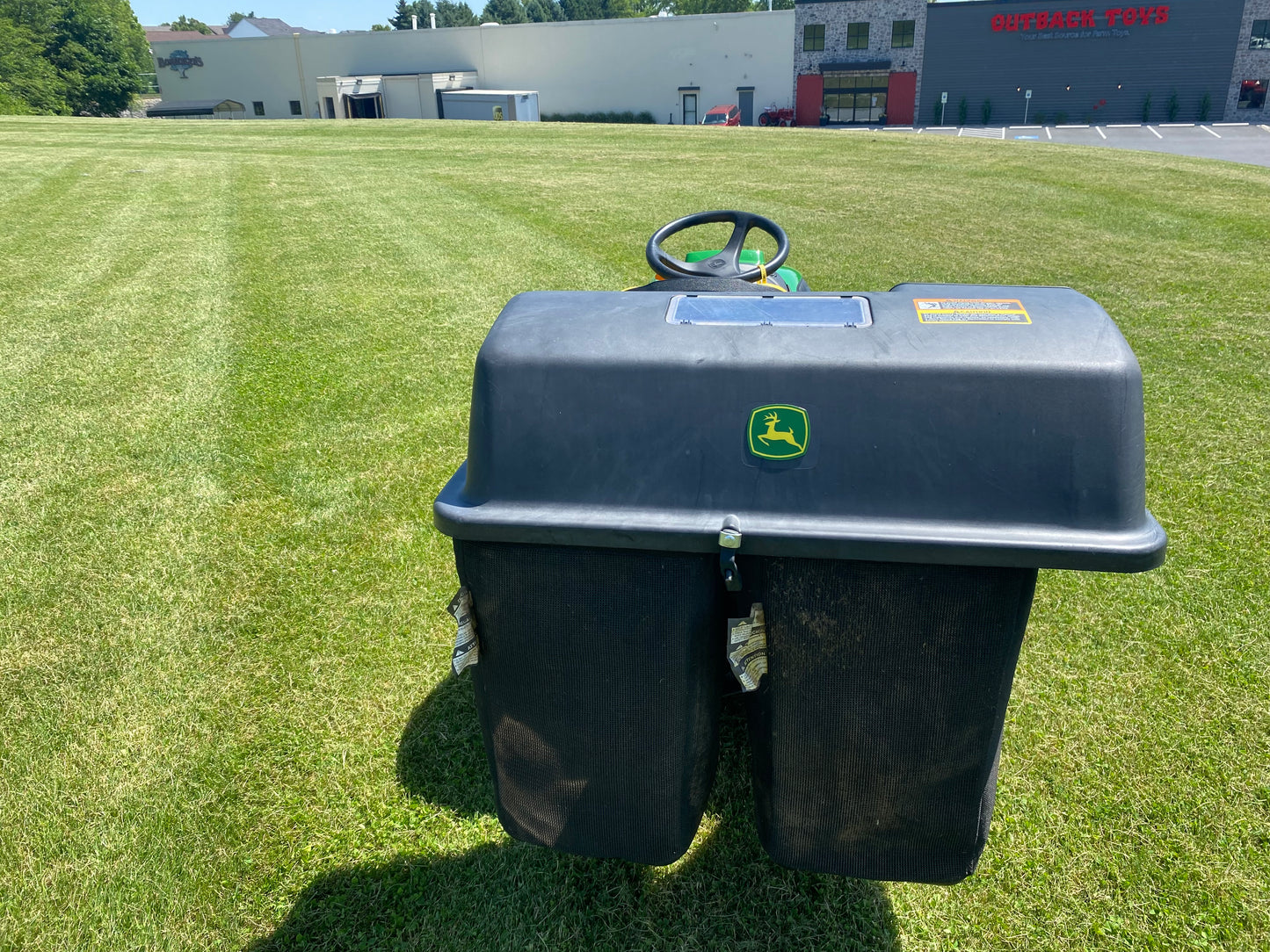 John Deere S240 Lawn Tractor