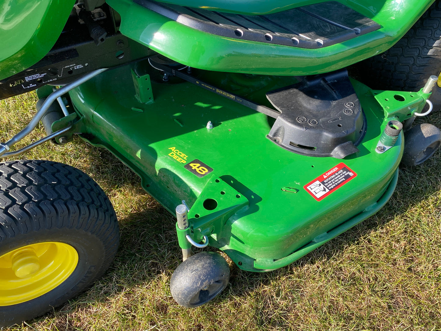 John Deere X350 Lawn Tractor