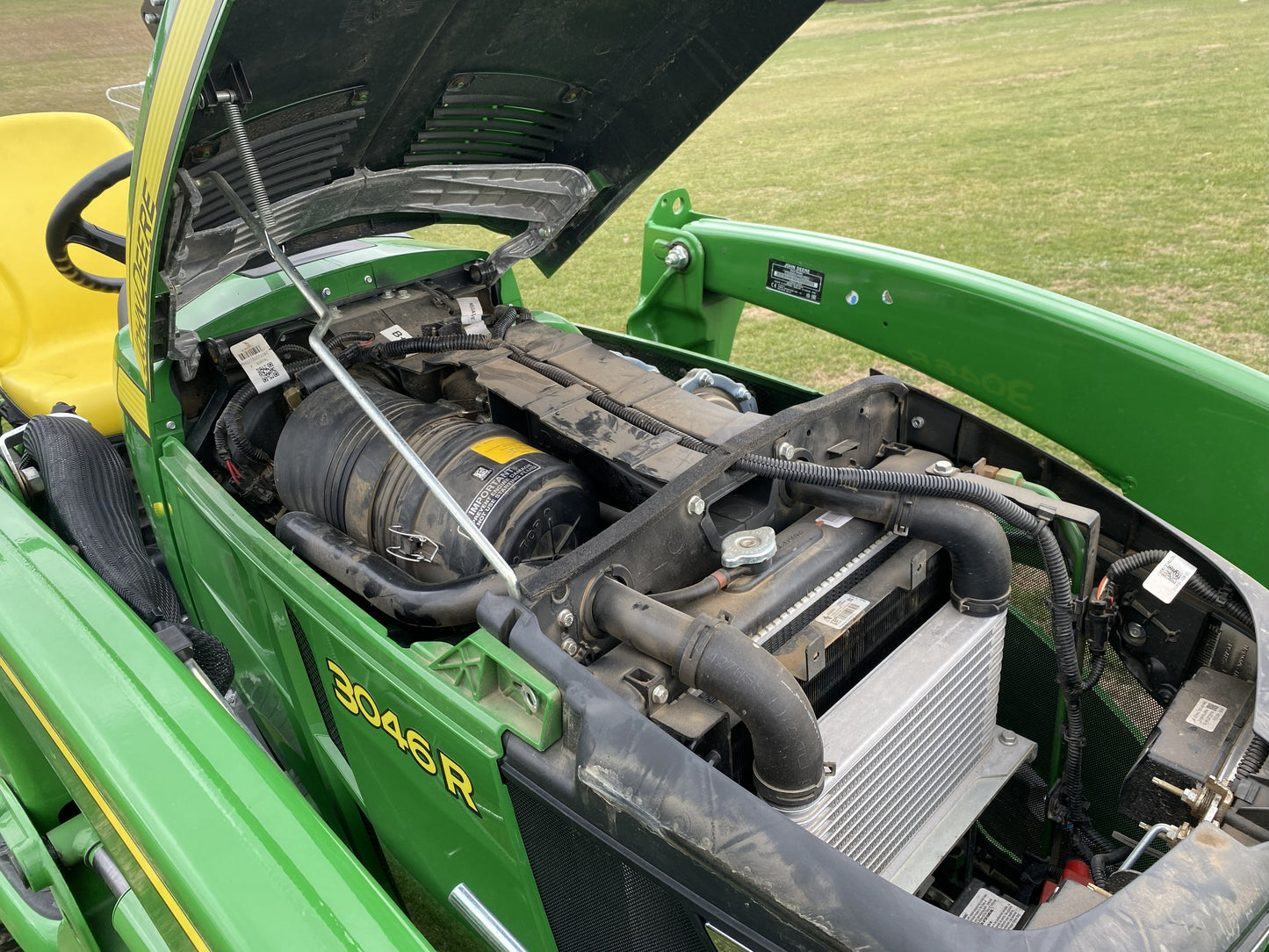 John Deere 3046R Compact